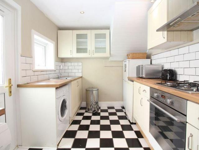 Third Avenue, Newcastle Upon Tyne NE6 3 bed flat to rent £1,287 pcm £297 pw