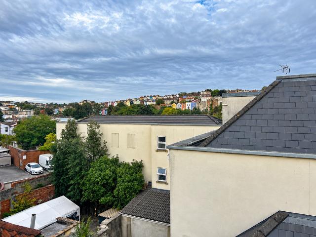 Third Floor Flat, 159 Ashley Road. 2 bed flat to rent £1,750 pcm £404 pw