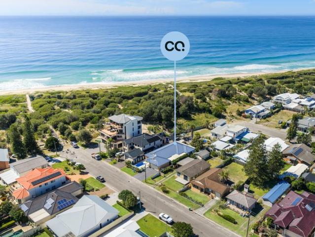 THIRD HOUSE FROM THE BEACH SINGLE LEVEL BLISS!