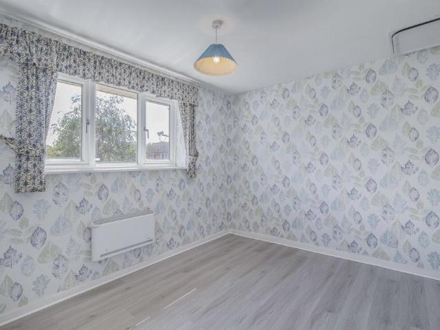 Thirlmere Close, Kettering. 2 bed terraced house to rent £850 pcm £196 pw