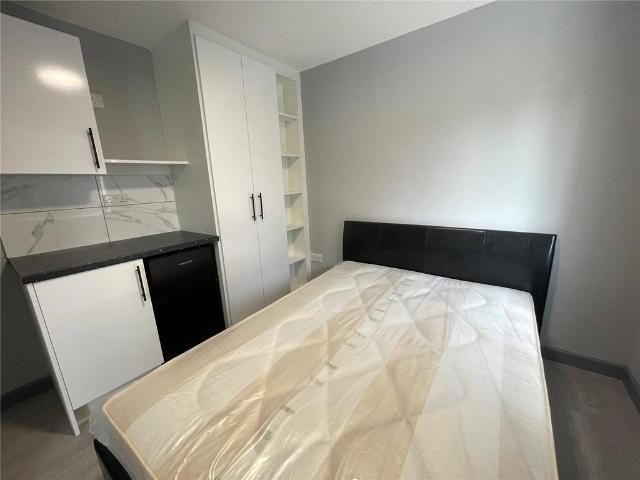 Thirlmere Avenue, Tilehurst, Reading. 1 bed in a house share to rent £725 pcm £167 pw