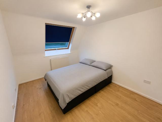 Thirlmere Gardens, Northwood HA6, 2 bed flat to rent, £2,100 pcm | PrimeLocation