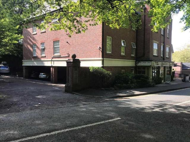 Thirlmere Lodge, Warrington WA13 2 bed apartment to rent £1,050 pcm £242 pw