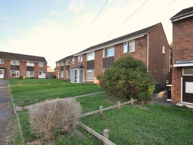 Thirlmere Road, Cheltenham GL51 3 bed semi detached house to rent £1,395 pcm £322 pw