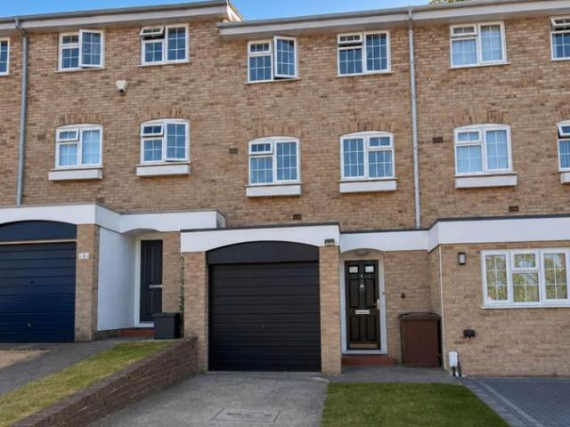 Thirlmere Rise, Bromley, Bromley BR1, 3 bed town house to rent, £2,300 pcm | PrimeLocation