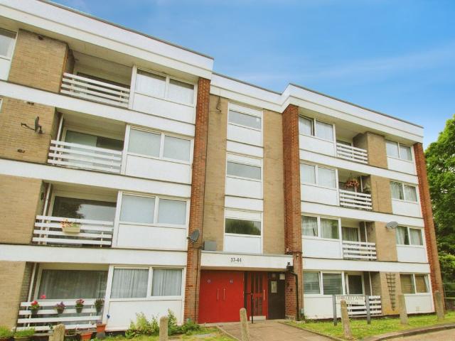 Thirlestane, St Albans AL1, 2 bed flat to rent, £1,500 pcm | PrimeLocation