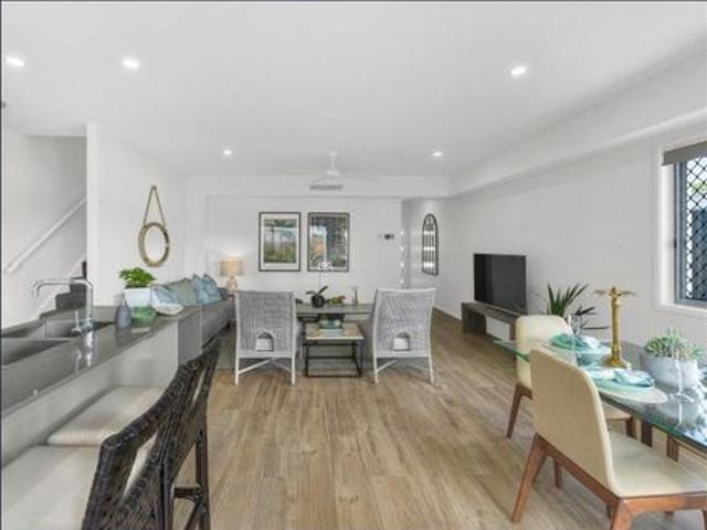 This near new luxury 4 bedroom townhouse in quiet and convenient location!