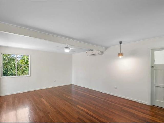 THIS NEAT AND TIDY HOME OFFERS 3 SPACIOUS BEDROOMS WITH OUTDOOR ENTERTAINMENT!