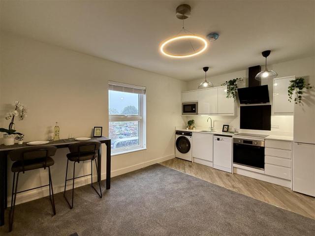 This new apartment has been finished to an exceptionally high standard throughout and comes fully furnished, ideal for professionals. Located in the desirable West Bridgford town centre, this stunning new one bedroom apartment offers stylish, modern livin