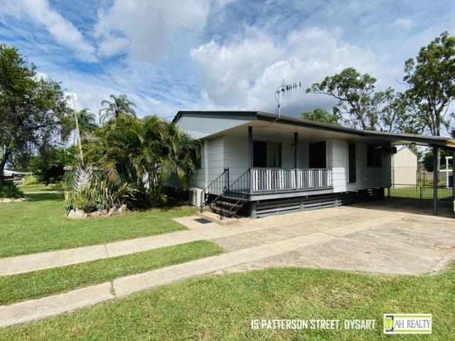 THIS ONE HAS THE LOT! BEAUTIFULLY PRESENTED TRIPLE BAY SHED & ENTERTAINMET AREA WITH BUILT IN BAR! GREAT YIELD!
