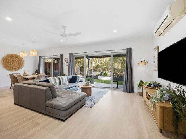 THIS ONE IS SPECIAL! SPELLBINDING NORTH FACING RETREAT