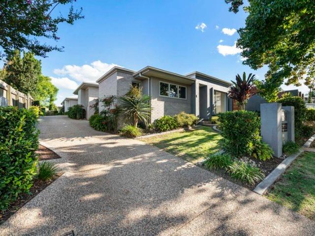 THIS ONE pairs a seriously spacious open plan interior with a first class private covered outdoor zone
