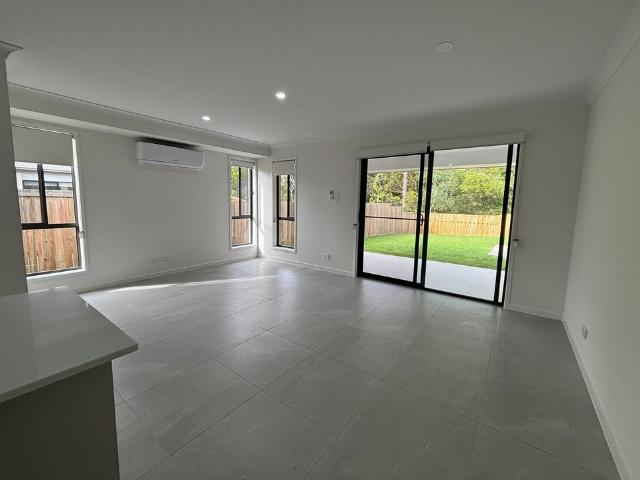 This beautiful 3 bedroom, 2 bathroom Duplex offers a blend of comfort and style in the heart of Gympie!