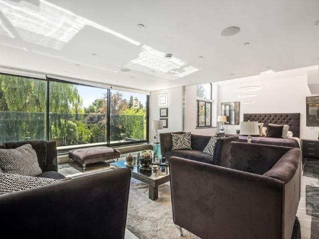 This beautiful contemporary home is available to rent on Waggon Road, EN4