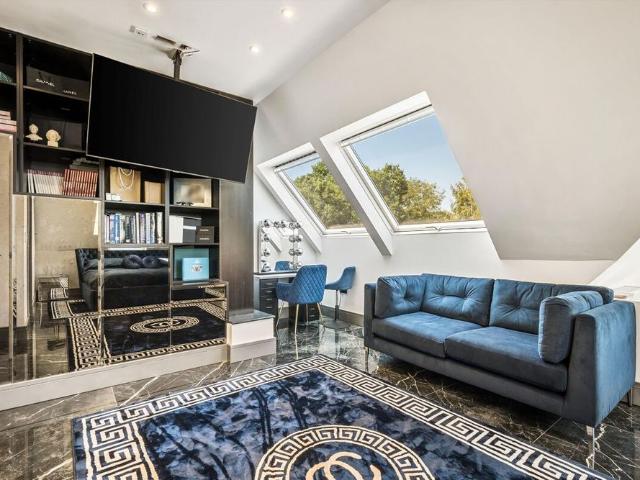 This beautiful contemporary home is available to rent on Waggon Road, EN4