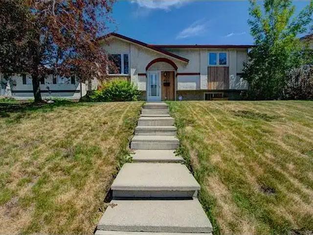 This charming Bi level house