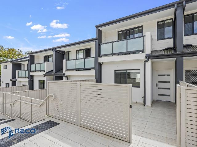 This easy to maintain townhouse offers everything a family needs. It features a spacious ground floor bedroom with convenient internal laundry facilities. The gas kitchen is equipped with dishwasher, oven and sleek stainless steel appliances ideal. Enjoy