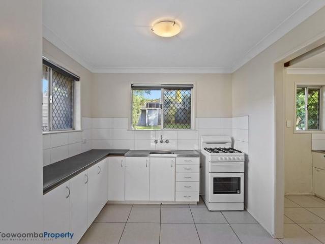 This impeccably presented, low maintenance home is sure to impress!