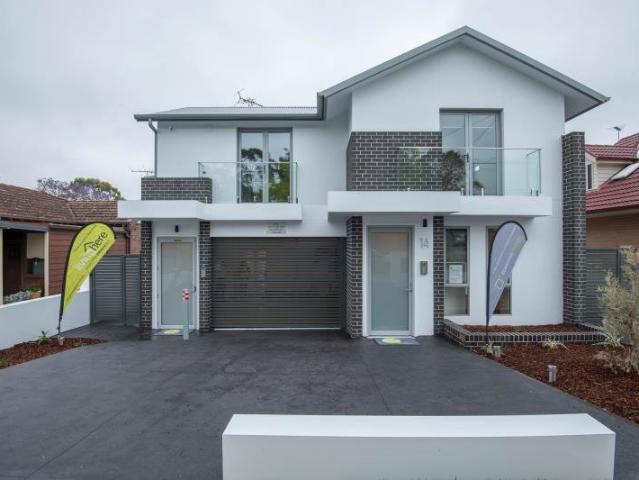 This impressive state of the art studio treats you to innovative living at its best!