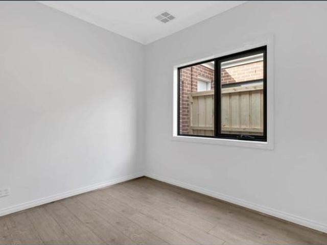 This inviting family home in Weir Views!