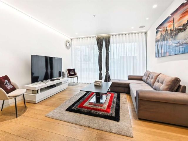 This is a beautiful 3 bedroom 2 bathroom apartment with access to incredible facilities