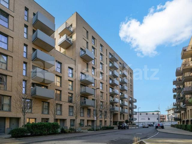 This is an exquisitely finished, two bedroom, two bathroom property situated in a highly desirable new build