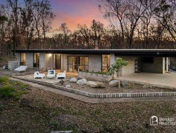 THIS IS PERFECT COUNTRY LIFESTYLE FOR MELBOURNE PROFESSIONALS