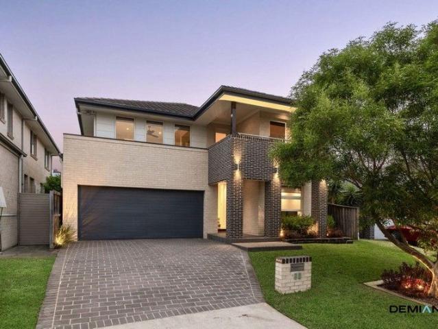 This is 20 Bushview. Built by Wisdom & full of exactly that all the way through. A perfect setup for a growing crew & this one will suit all of you