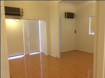 This lovely 3 bedrooms duplex is minutes walk to city bus stop and Double Bay Village