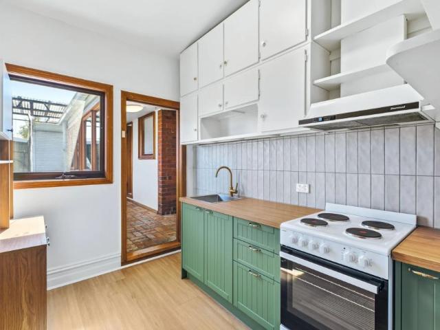 THIS PROPERTY FEATURES