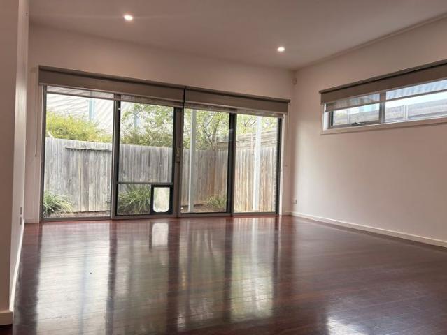 THIS PROPERTY FEATURES