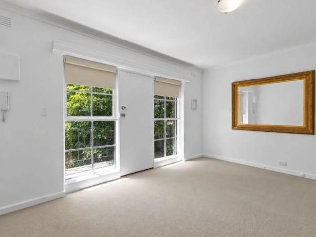 THIS PROPERTY FEATURES