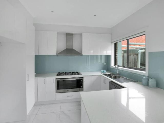 THIS PROPERTY FEATURES