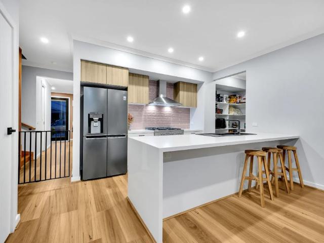THIS PROPERTY FEATURES