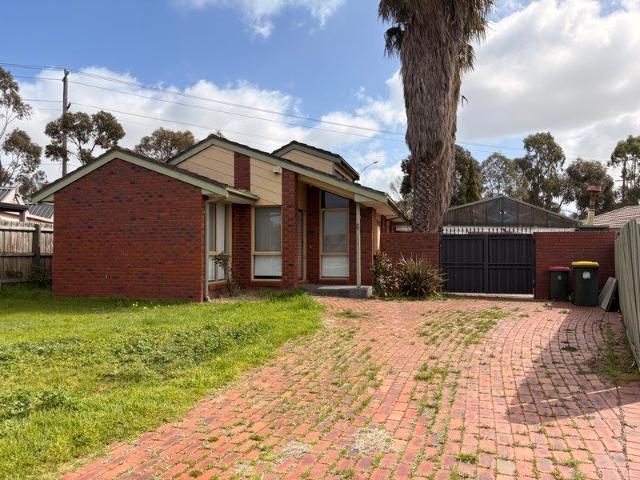 THIS PROPERTY FEATURES