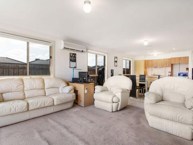 THIS PROPERTY FEATURES