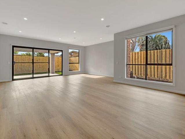 THIS PROPERTY FEATURES