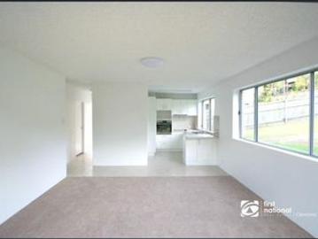 THIS PROPERTY IS ALL ABOUT LOCATION ! PERFECT POSITION IN BEAUTIFUL BULIMBA