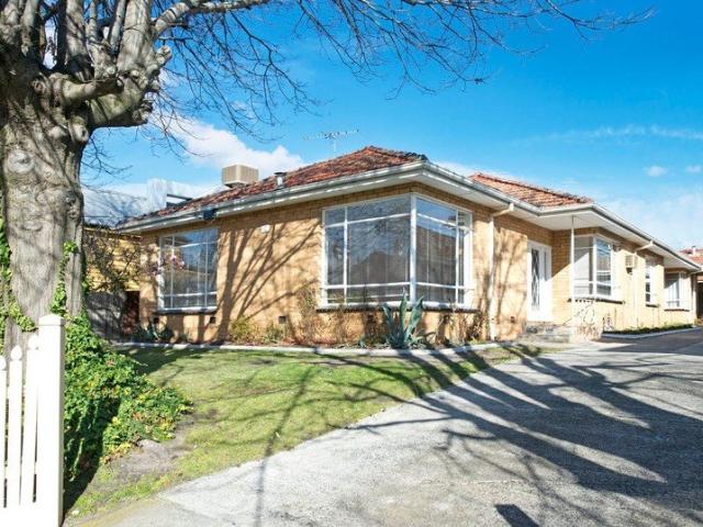 Spacious & Versatile Villa Unit in a Convenient Location