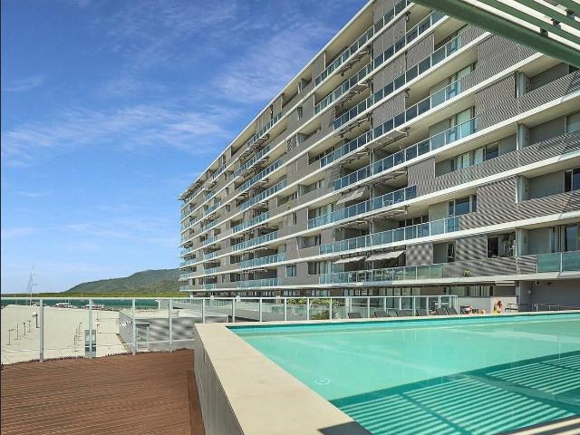 This sophisticated apartment is located in the prestigious waterfront complex known as Harbour Lights in Cairns