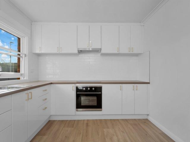 THIS SPACE: A Charming Brick Retreat with Room to Move in the Heart of Newnham