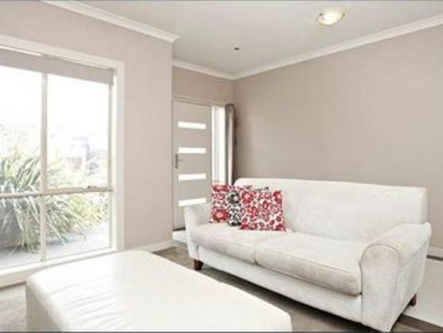 This spacious and modern house is perfect for families looking for comfort and convenience