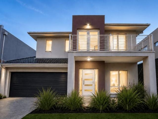 This spacious and modern house is perfect for families looking for comfort and convenience