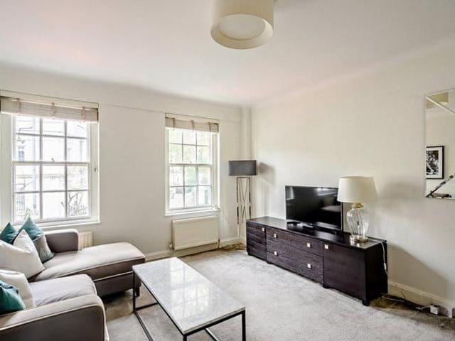 This spacious first floor, two double bedroom 820 sq. ft. apartment, located in the heart of Chelsea, is now available to rent. EPC rating C | Council Tax Band D