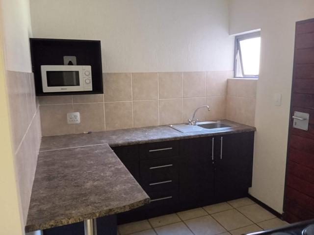 This spacious 1 bedroom apartment is in a majority student occupied complex