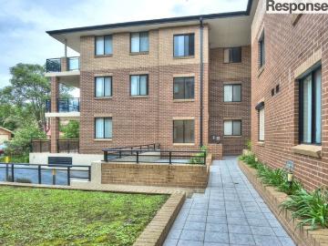 This spacious 2 storey unit sits on the ground floor of a well presented, secure complex in a prime location!