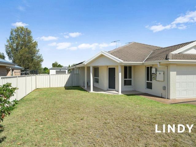 This three bedroom home is located in a great, family friendly street in Hunterview