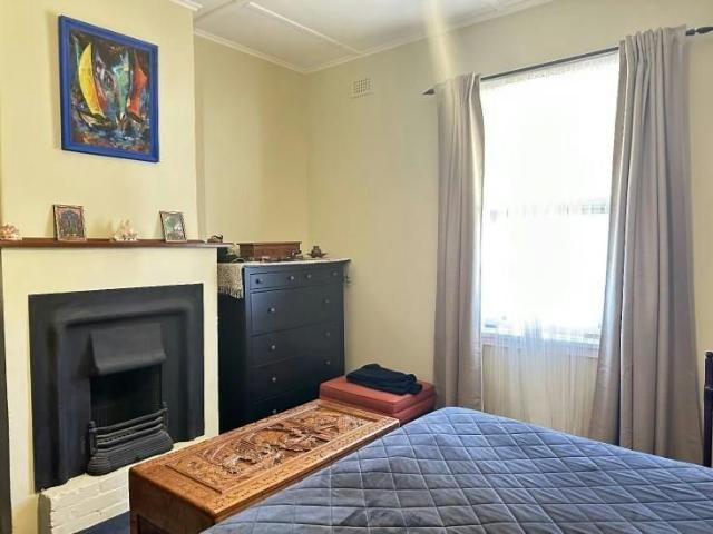 This well presented and charming return verandah bluestone home
