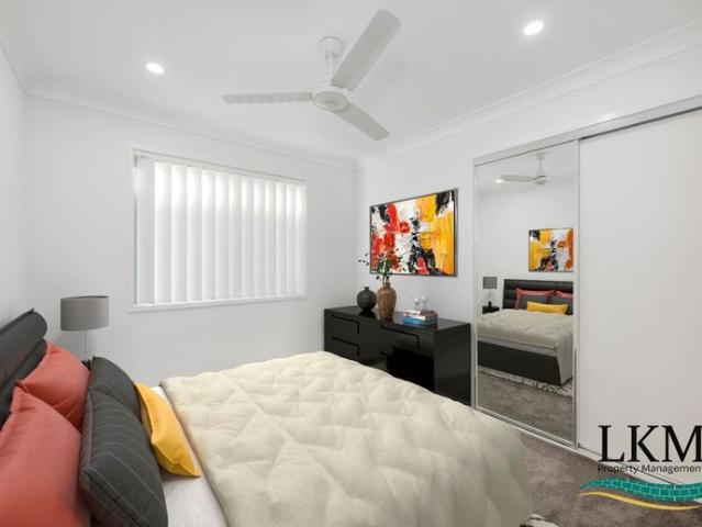 This 2 Bedroom, 1 Bathroom with Single Garage Duplex Would be great for a couple or Single Parent to Call Home