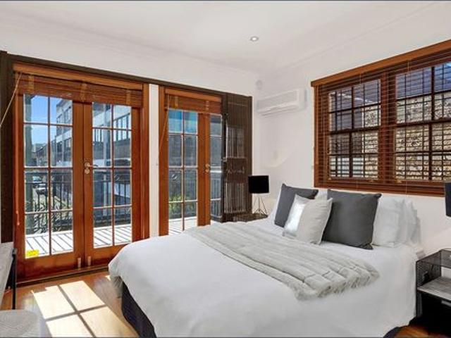 This 2 bedroom terrace is situated in a fantastic location
